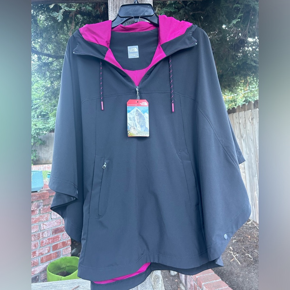 Women’s North Face Poncho rain jacket. Size Large